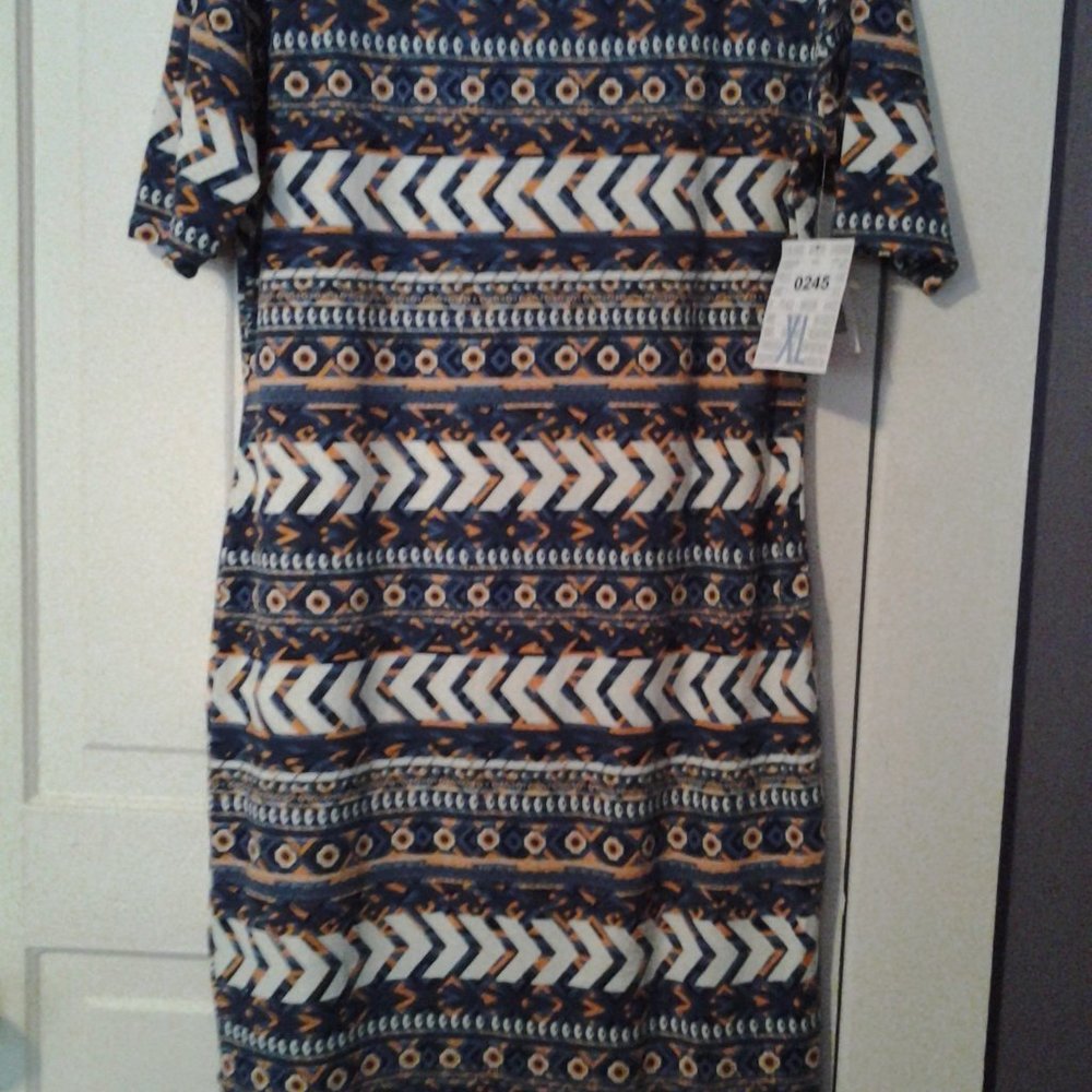 LuLaRoe Julia ... Size XL ... NWT!